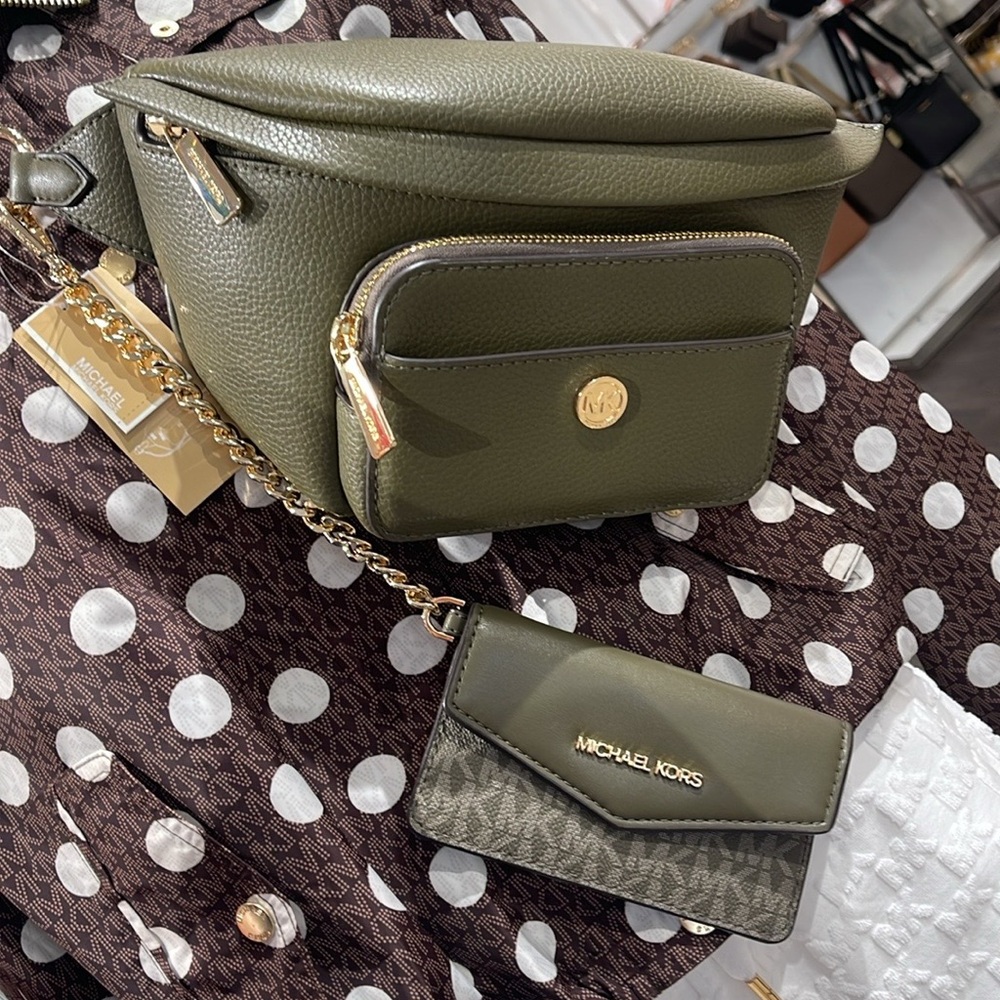 Michael Kors Maisie Large Pebbled Leather 2-in-1 Sling Pack Waist Bag Fanny Pack - Picture 7 of 16